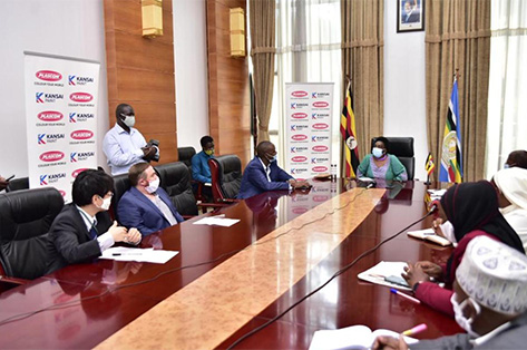 Round table conference for donation (Middle: the Uganda Minister of Education and Sports, Janet Museveni)